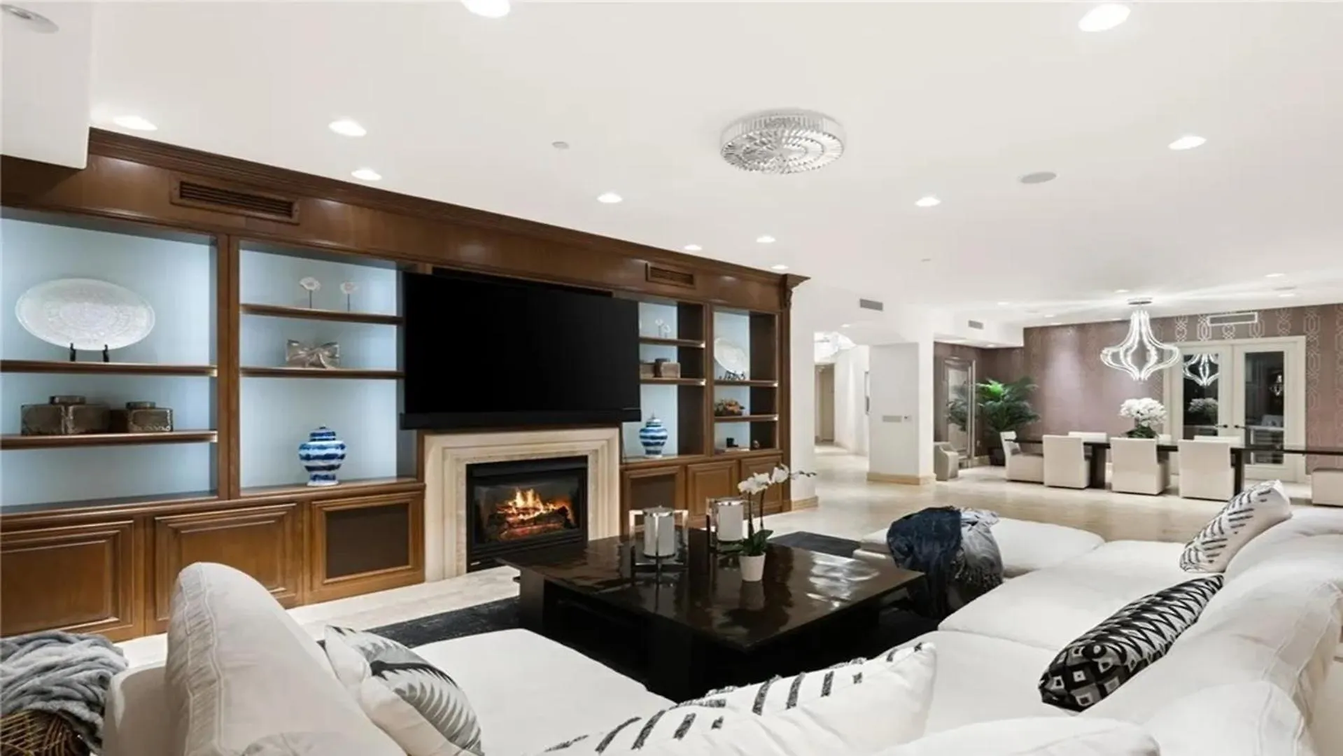 Three Bedroom Top Luxury Apartment With Private Express Elevator لاس فيغاس