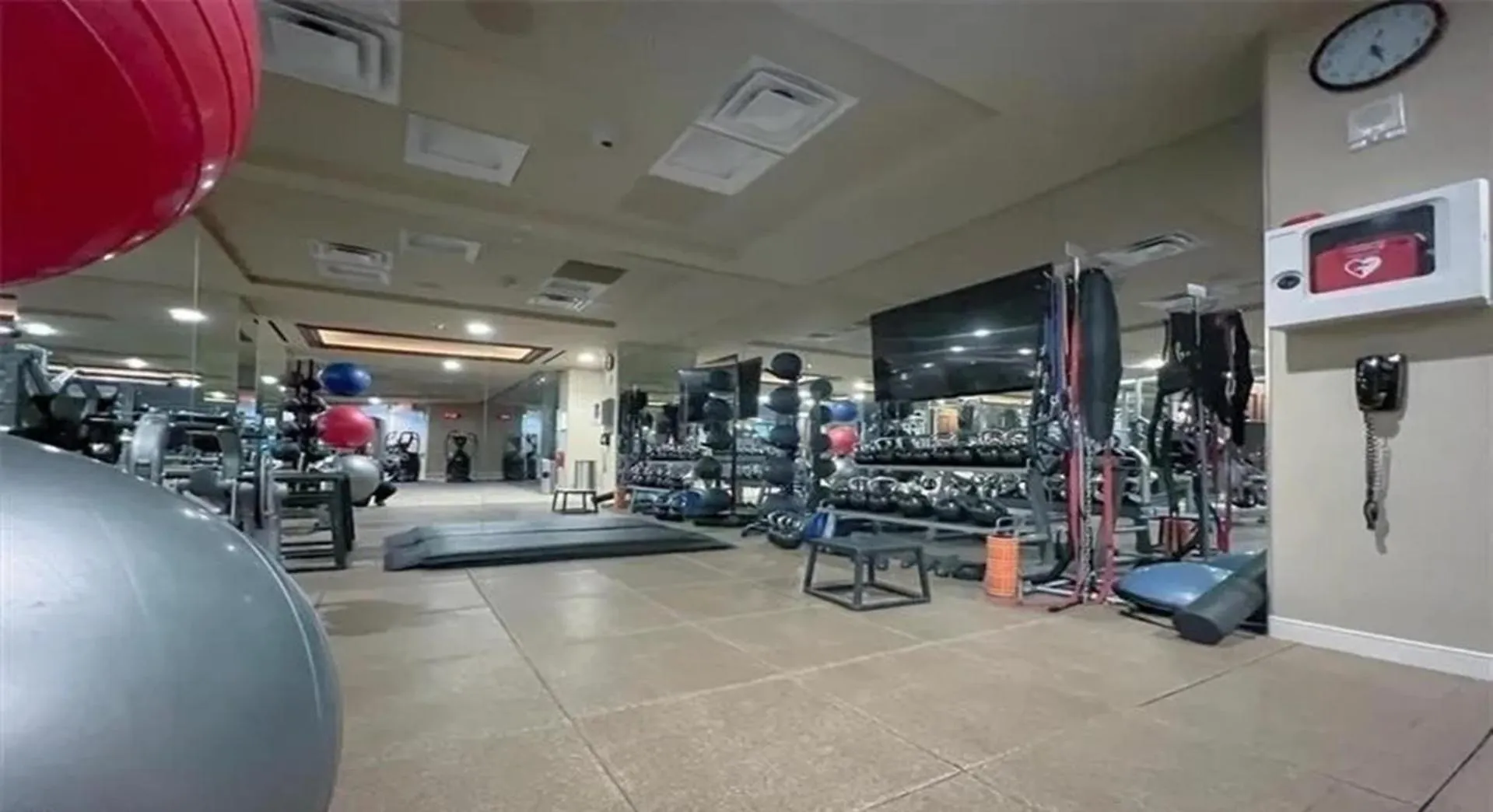 Three Bedroom Top Luxury Apartment With Private Express Elevator لاس فيغاس